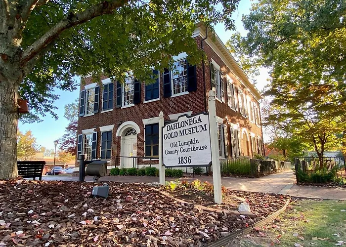 Holiday Inn Express & Suites - Dahlonega - University Area By Ihg