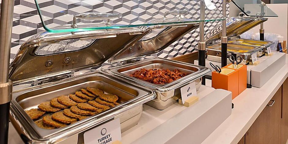 Holiday Express & - - University Area By Ihg Hotel 3*